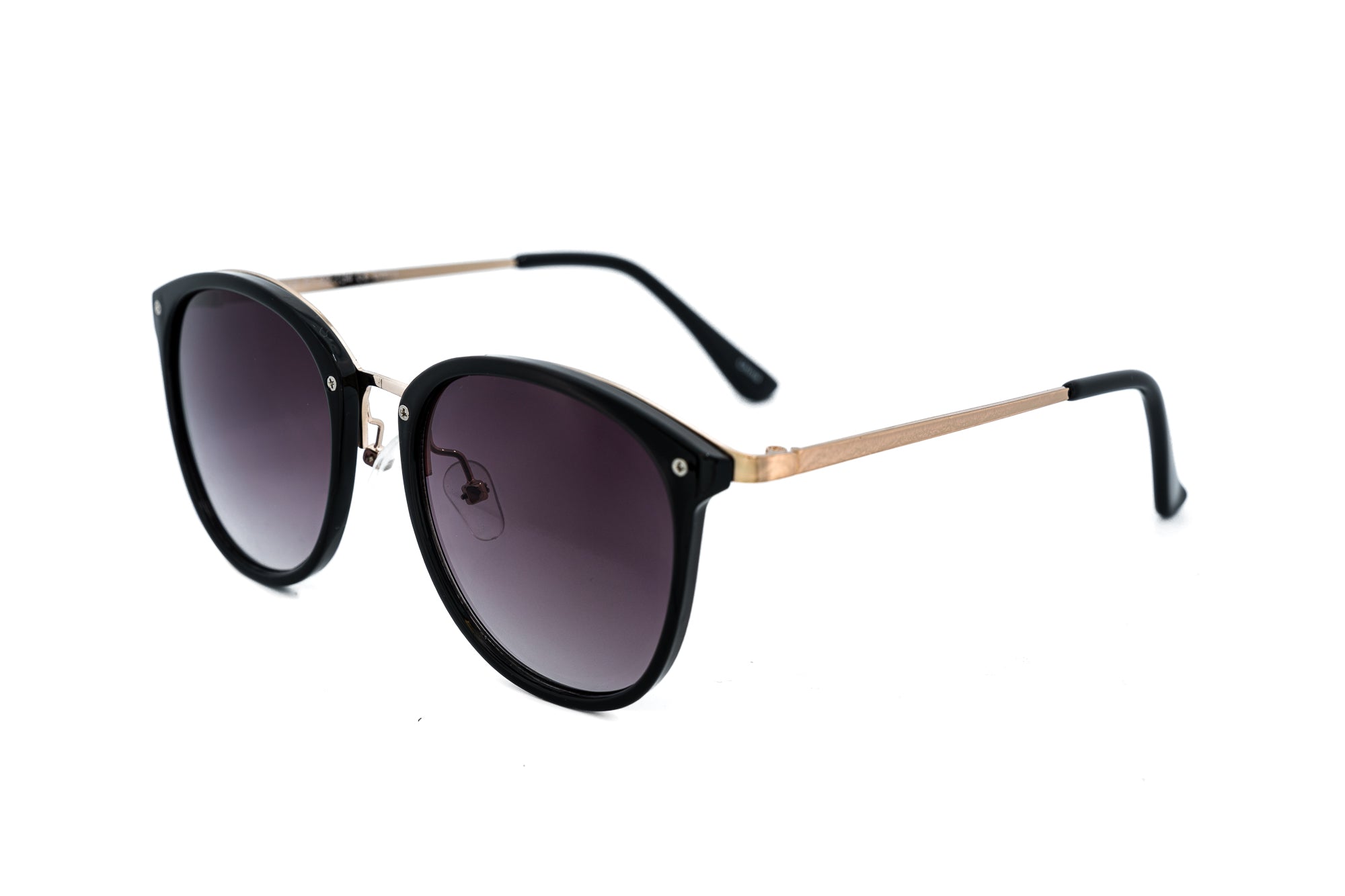 Soraya by Bolero Eyewear Black sunglasses with rounded silhouette and slim metal temples