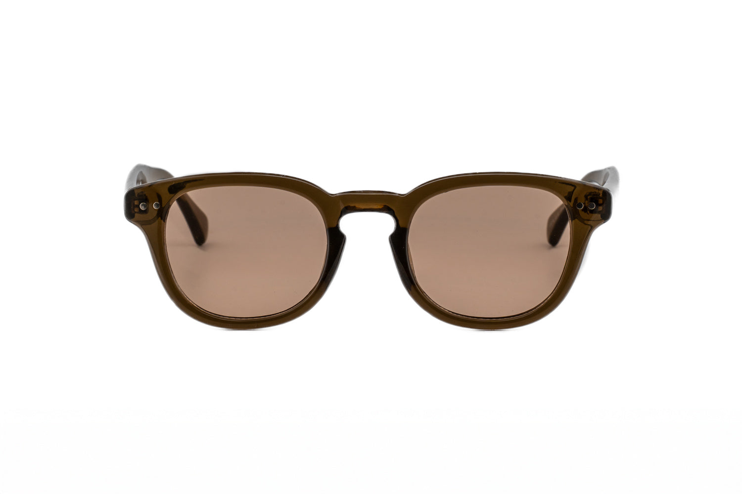 Arlo by Bolero Eyewear sunglasses in amber green with light orange UV lenses front angle view
