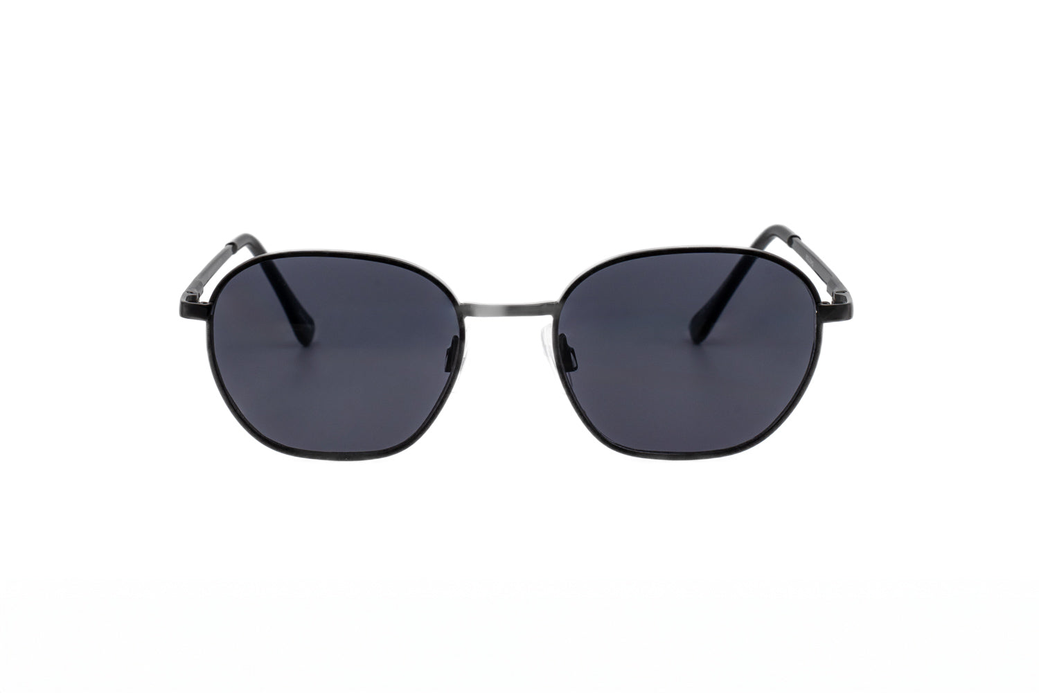 Onyx by Bolero Eyewear black metal round sunglasses with polarized smoke lenses front angle view