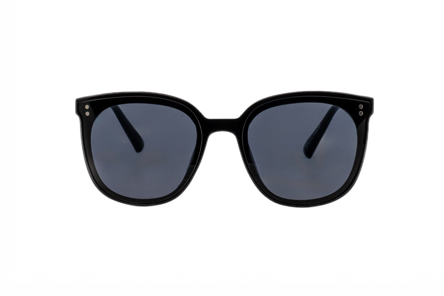 Rivera by Bolero Eyewear black round sunglasses with smoke UV lenses front angle view